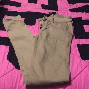 Kaki pants